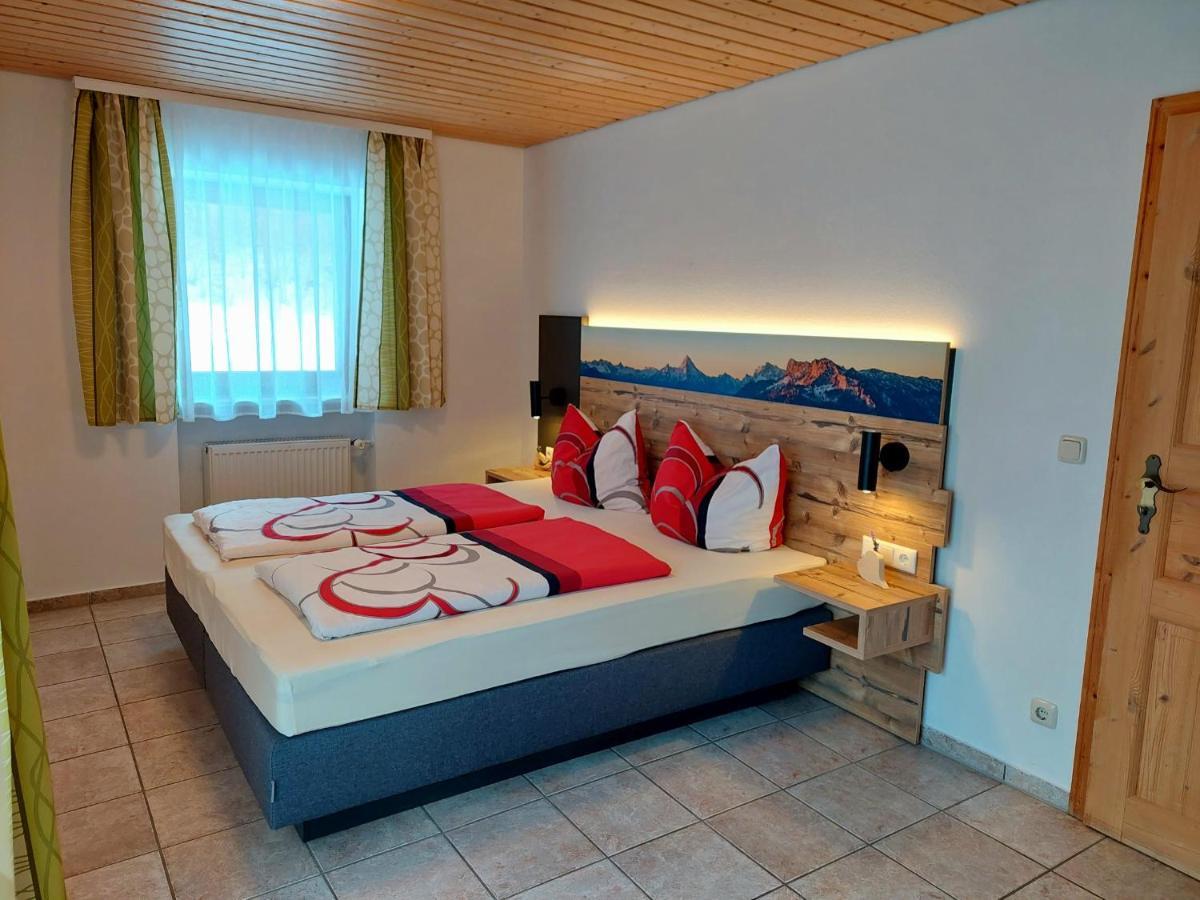 Gaestehaus Schmuckenhof Farm stay *